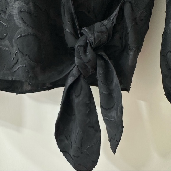 Madewell Black Floral Jacquard Side Tie Wrap Top, Size Medium - Picture 6 of 10